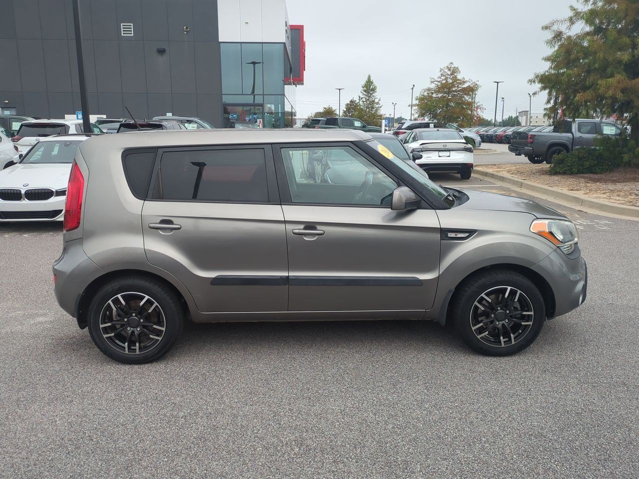 Used 2013 Kia Soul FWD image 2