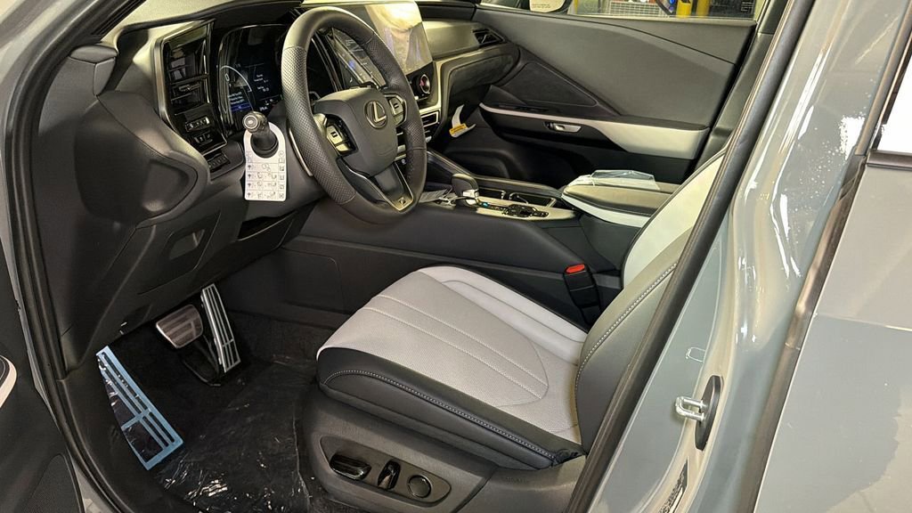 New 2026 Lexus TX 500h AWD image 16