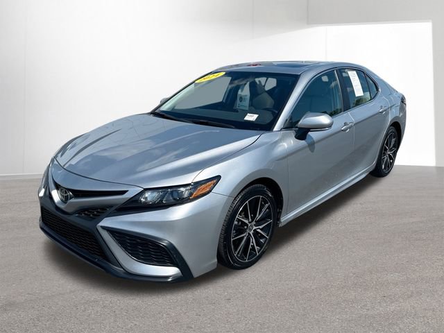 Used 2024 Toyota Camry SE