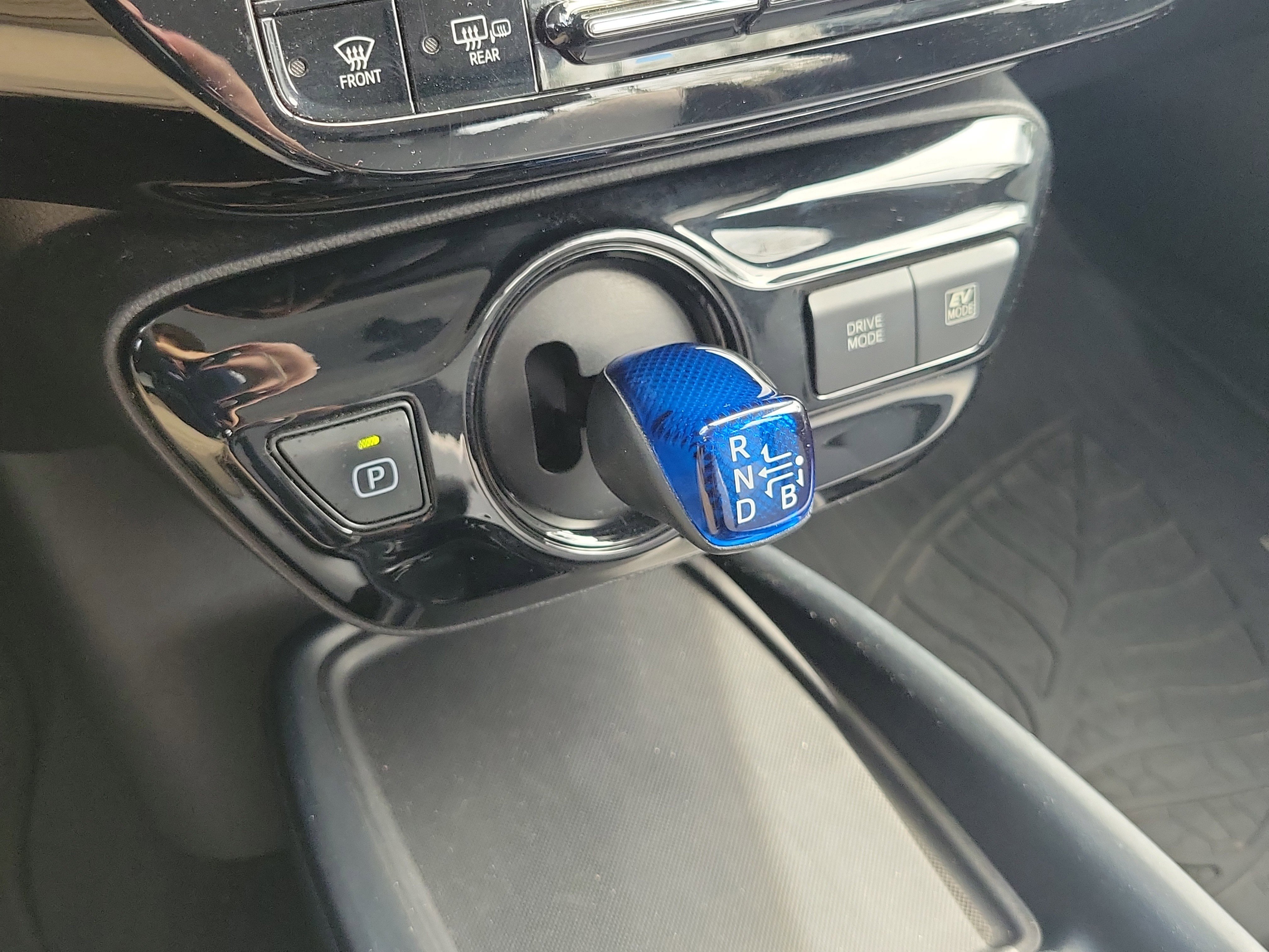 Used 2019 Toyota Prius L Eco FWD image 33