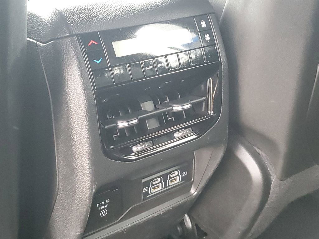 Used 2024 Jeep Grand Cherokee L Laredo image 33