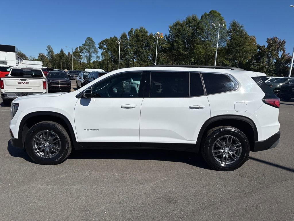 Used 2025 GMC Acadia Elevation FWD image 2
