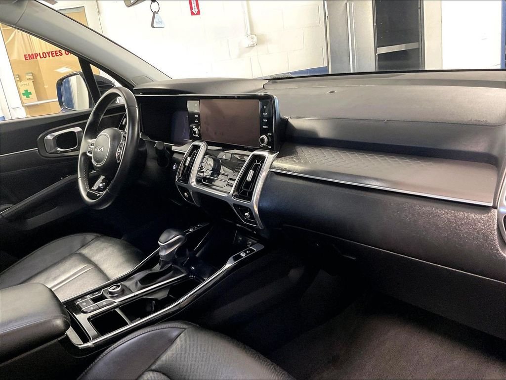 Used 2023 Kia Sorento SX AWD/4WD image 14
