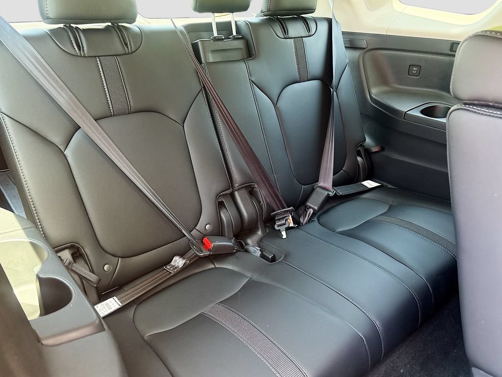 Used 2025 Honda Pilot Touring image 28