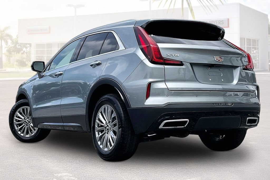 Used 2025 Cadillac XT4 Premium Luxury FWD image 30