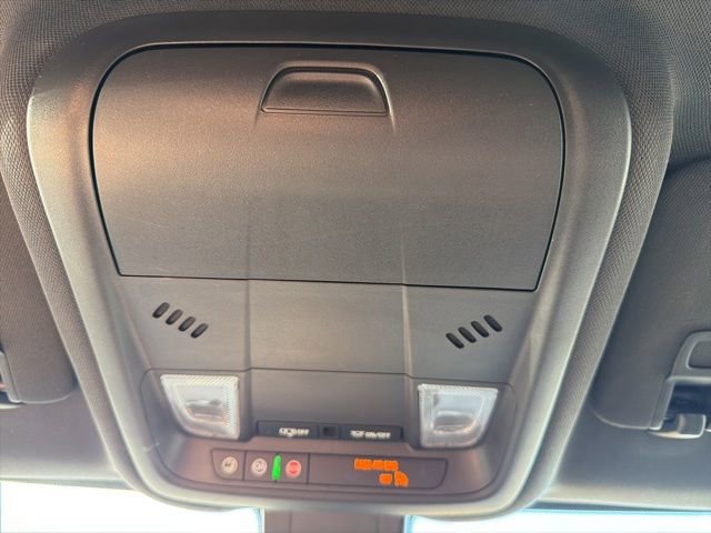 Used 2022 Chevrolet Equinox RS w/ RS Leather Package image 36