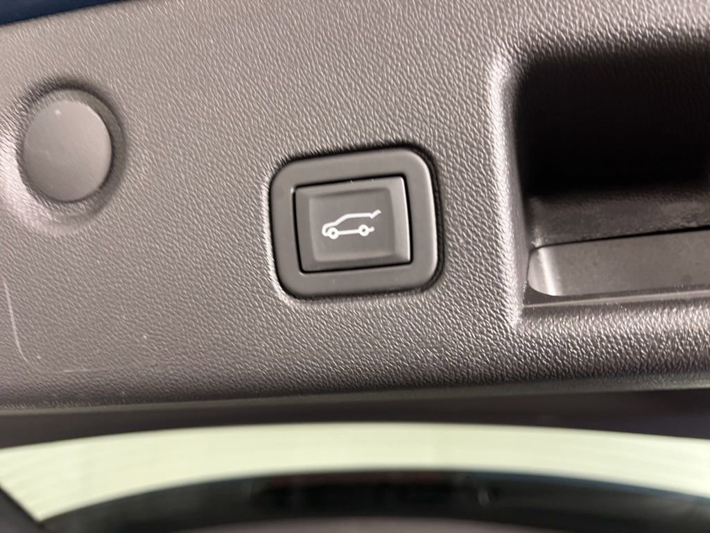 Certified 2024 Chevrolet Equinox LT w/ LPO, Floor Liner Package image 21