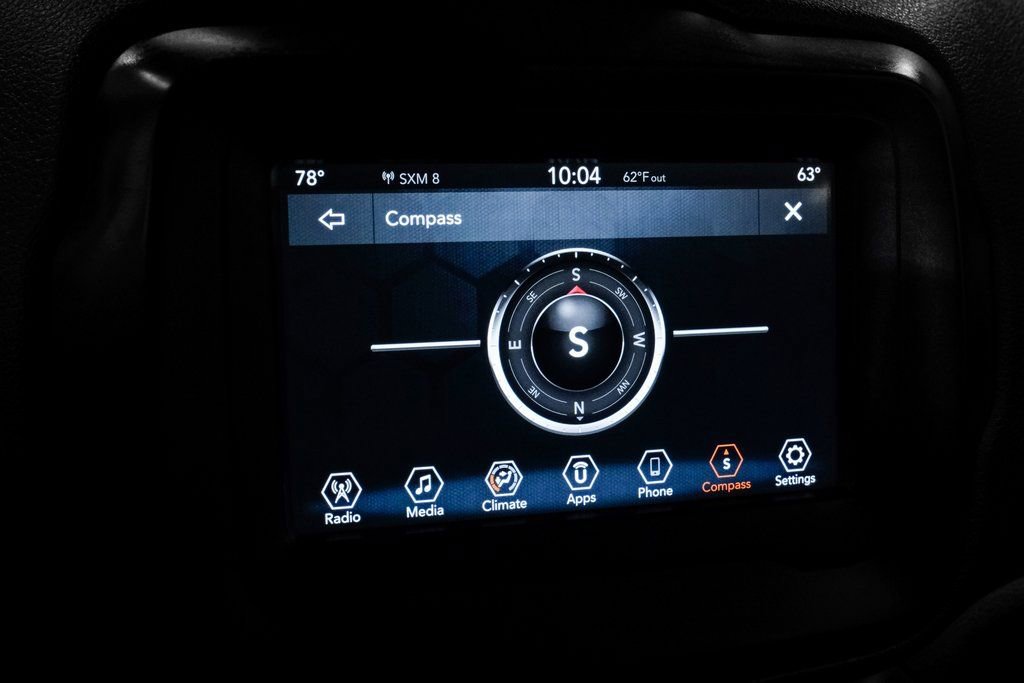 Used 2018 Jeep Renegade Latitude FWD image 31