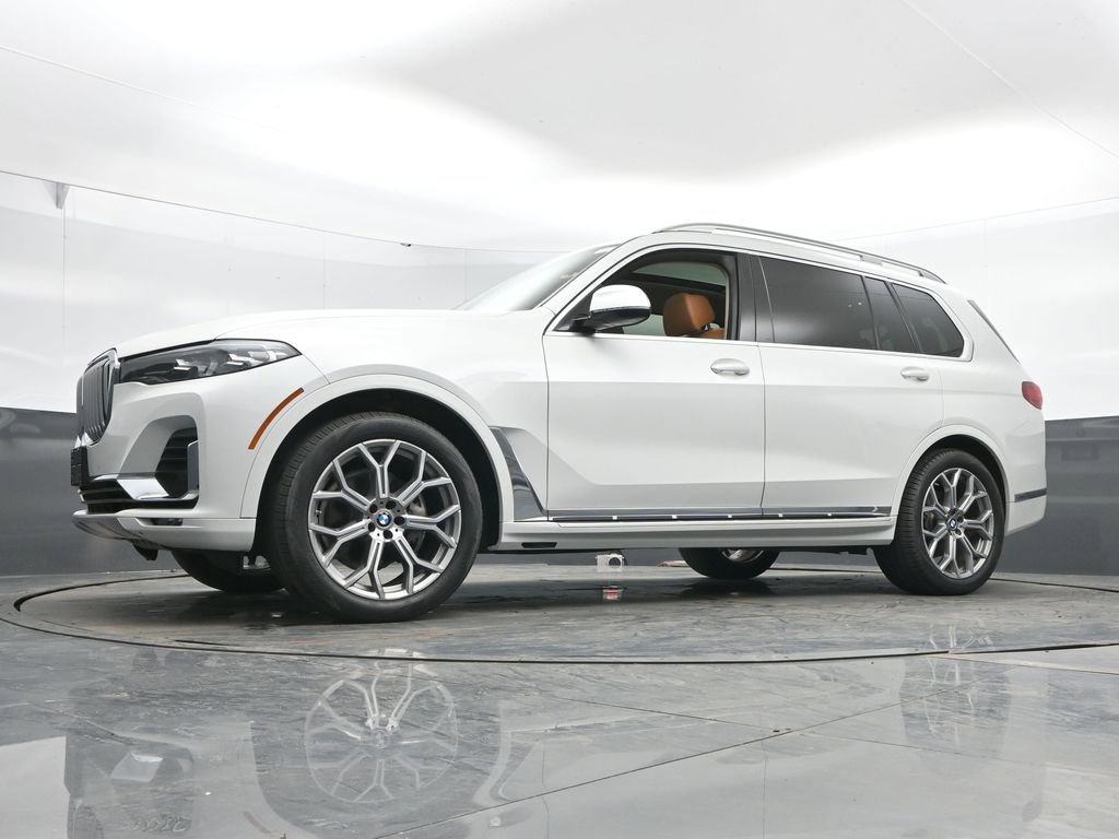 Used 2020 BMW X7 xDrive40i w/ Luxury Seating Package AWD/4WD image 49