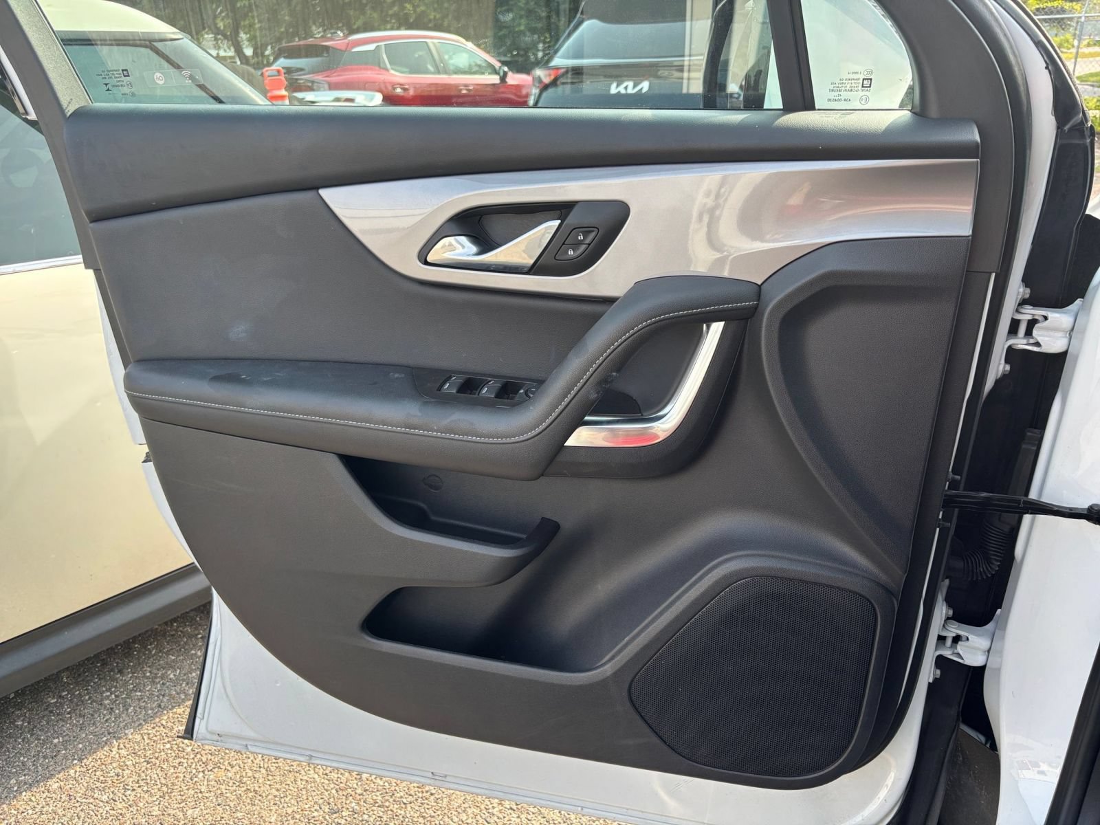 Used 2025 Chevrolet Blazer LT FWD image 18