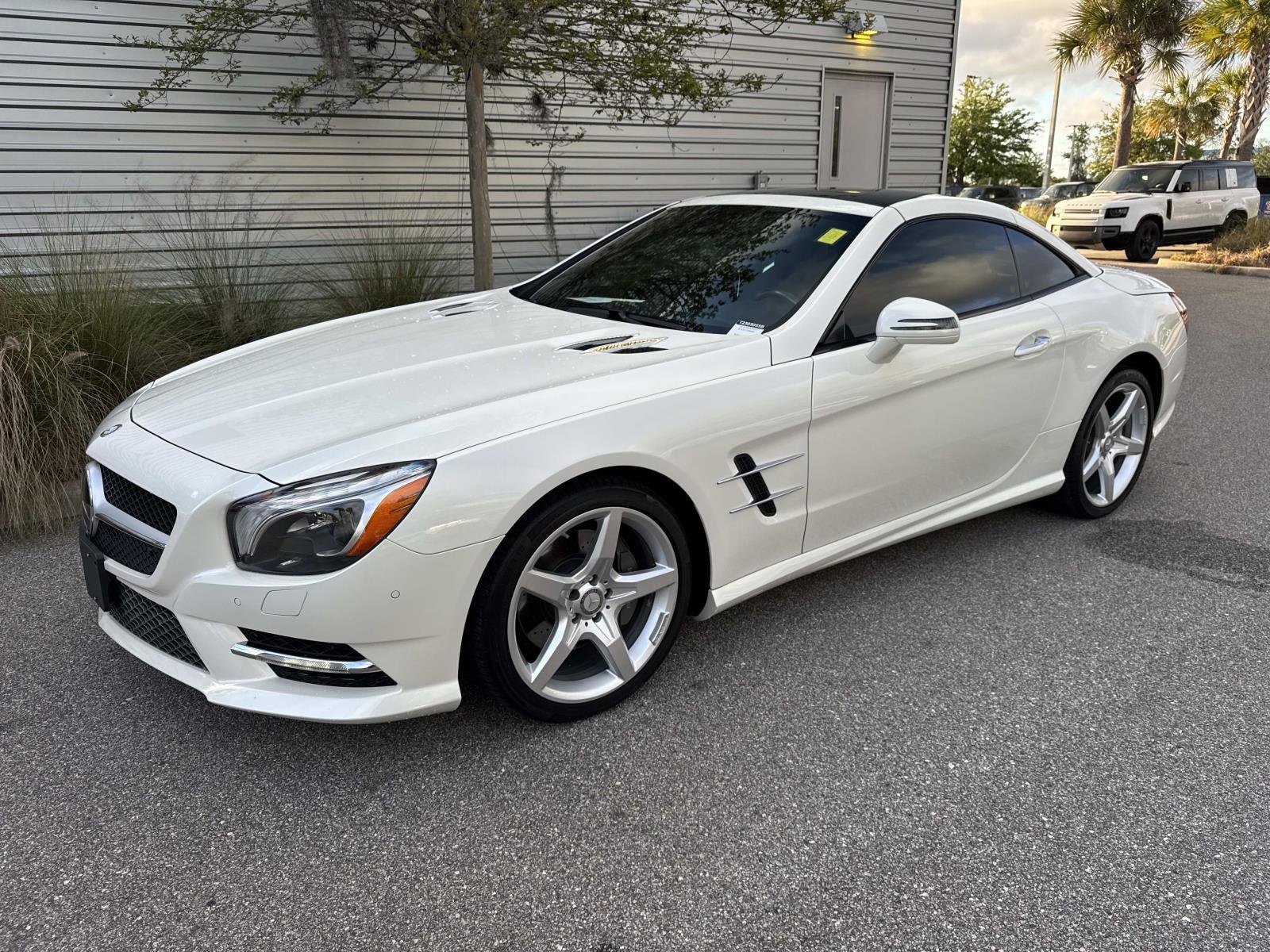 Used 2016 Mercedes-Benz SL 550 image 1