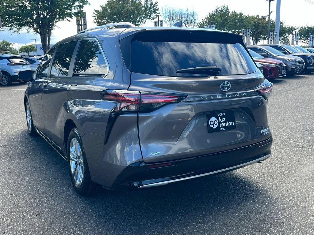 Used 2022 Toyota Sienna Platinum AWD/4WD image 11