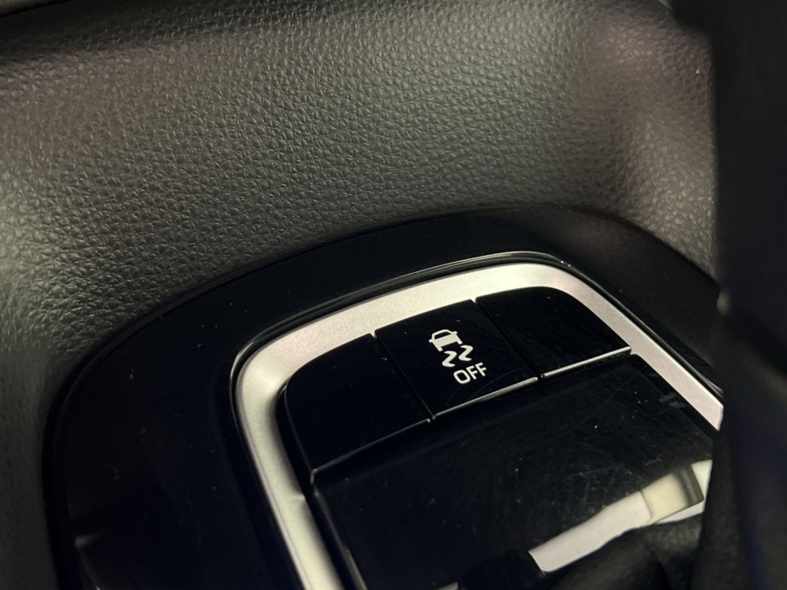 Used 2025 Toyota Corolla LE w/ LE Premium Package image 31