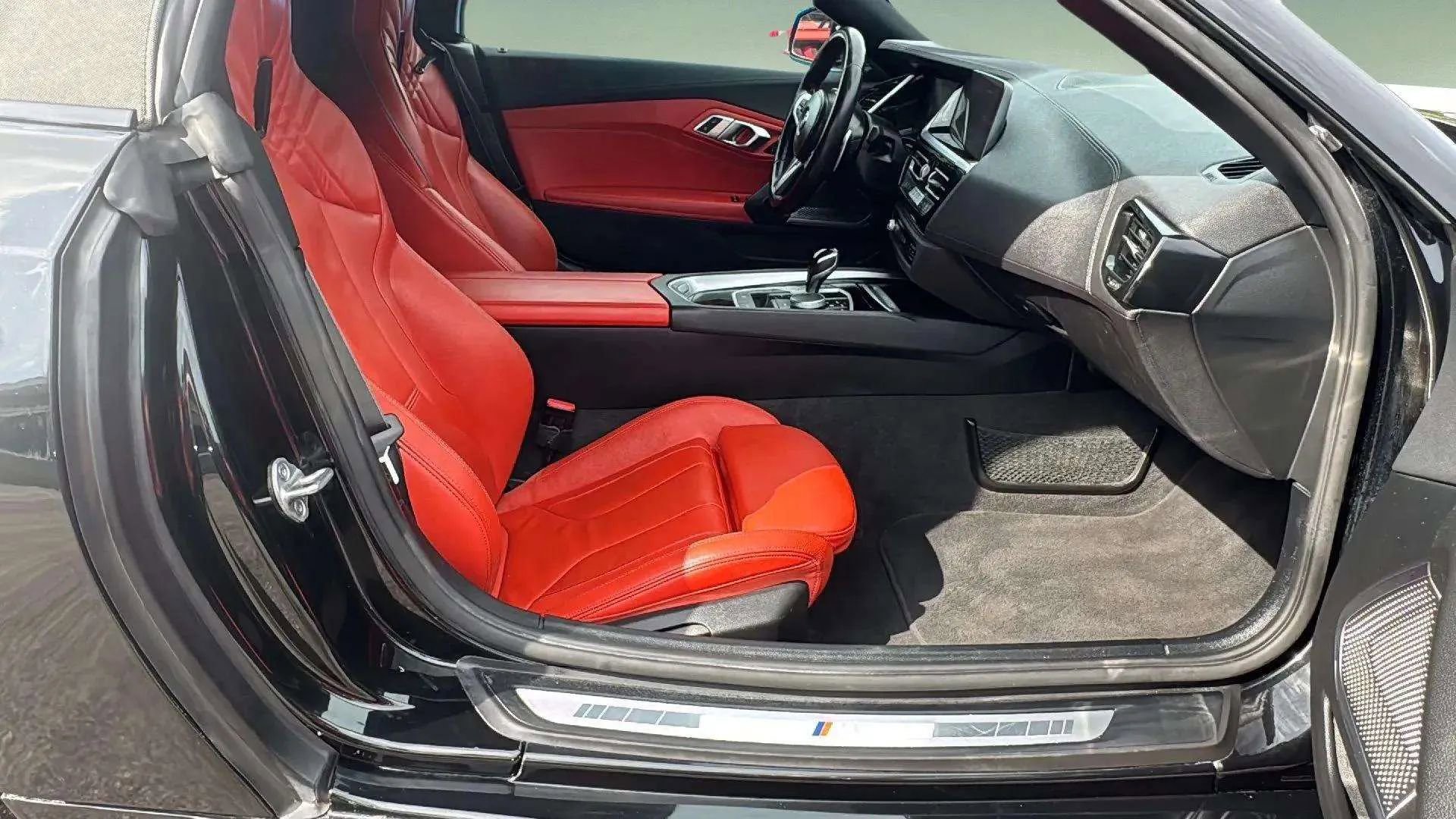 Used 2022 BMW Z4 sDrive30i w/ M Sport Package image 18