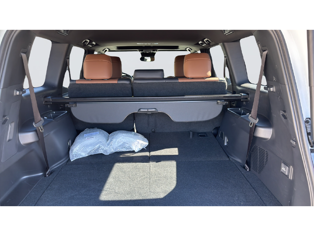 Used 2025 Lexus GX 550 w/ Accessory Package (2T) AWD/4WD image 12
