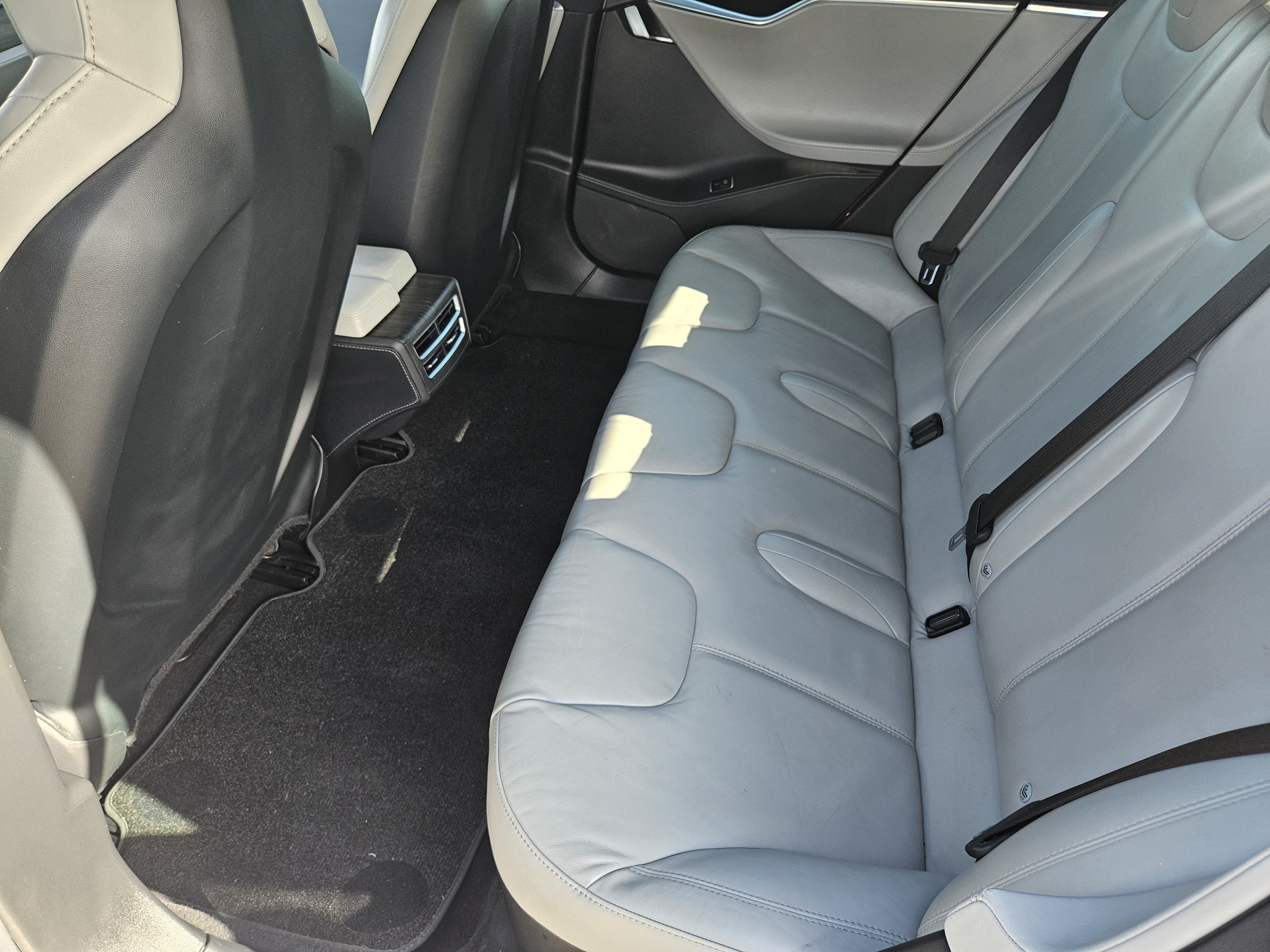 Used 2015 Tesla Model S 85D AWD/4WD image 28