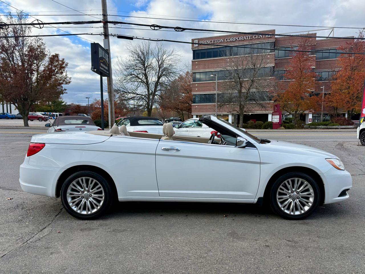 Used 2011 Chrysler 200 Limited FWD image 11