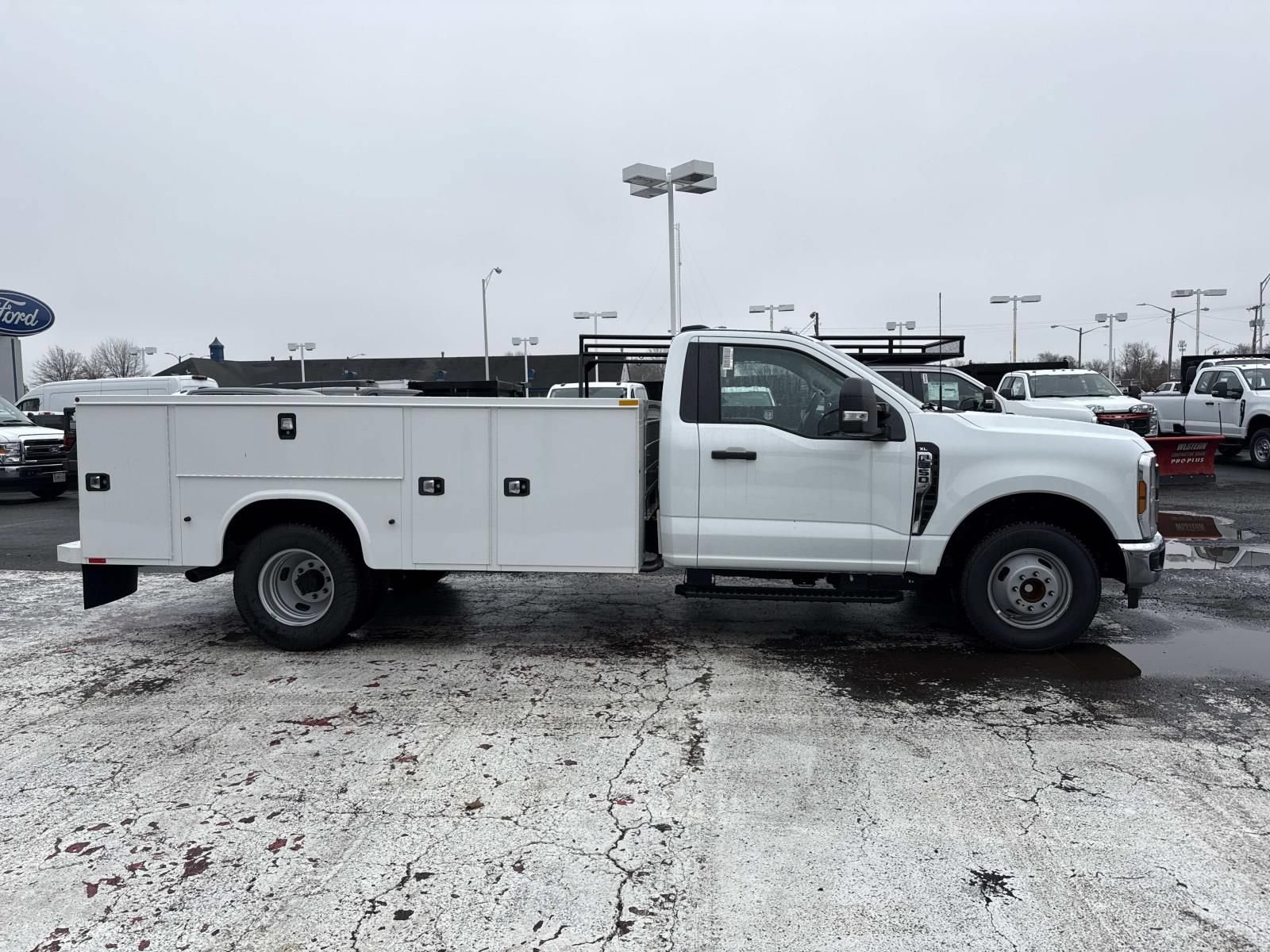 New 2025 Ford F350 XL w/ XL Chrome Package RWD image 2