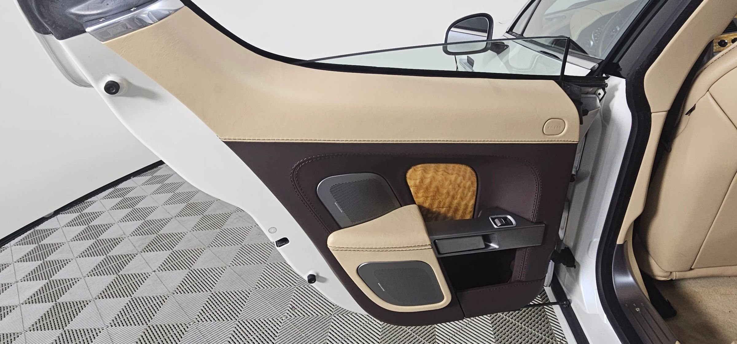 Used 2012 Aston Martin Rapide Sedan 4D image 16