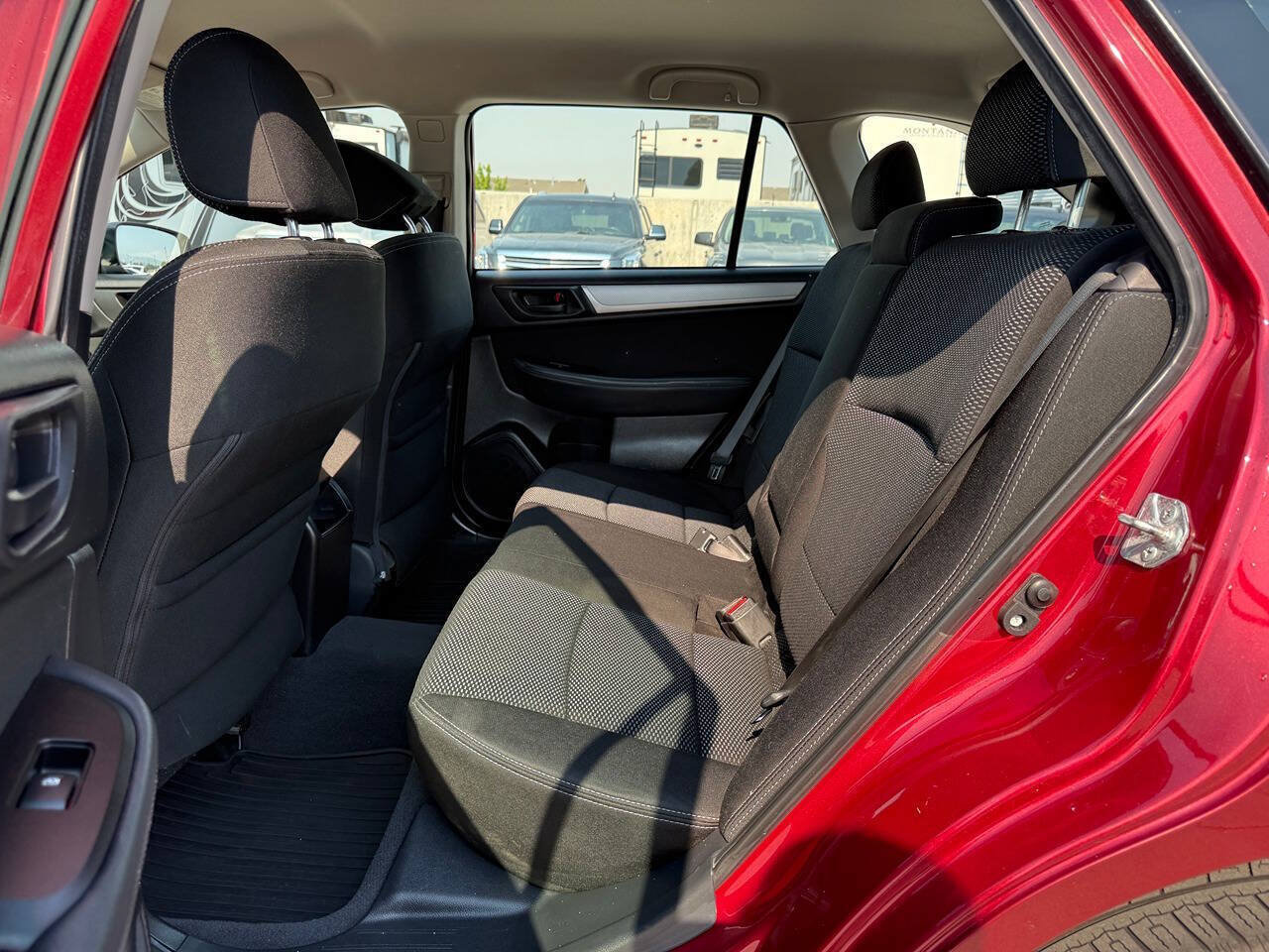 Used 2018 Subaru Outback 2.5i AWD/4WD image 16