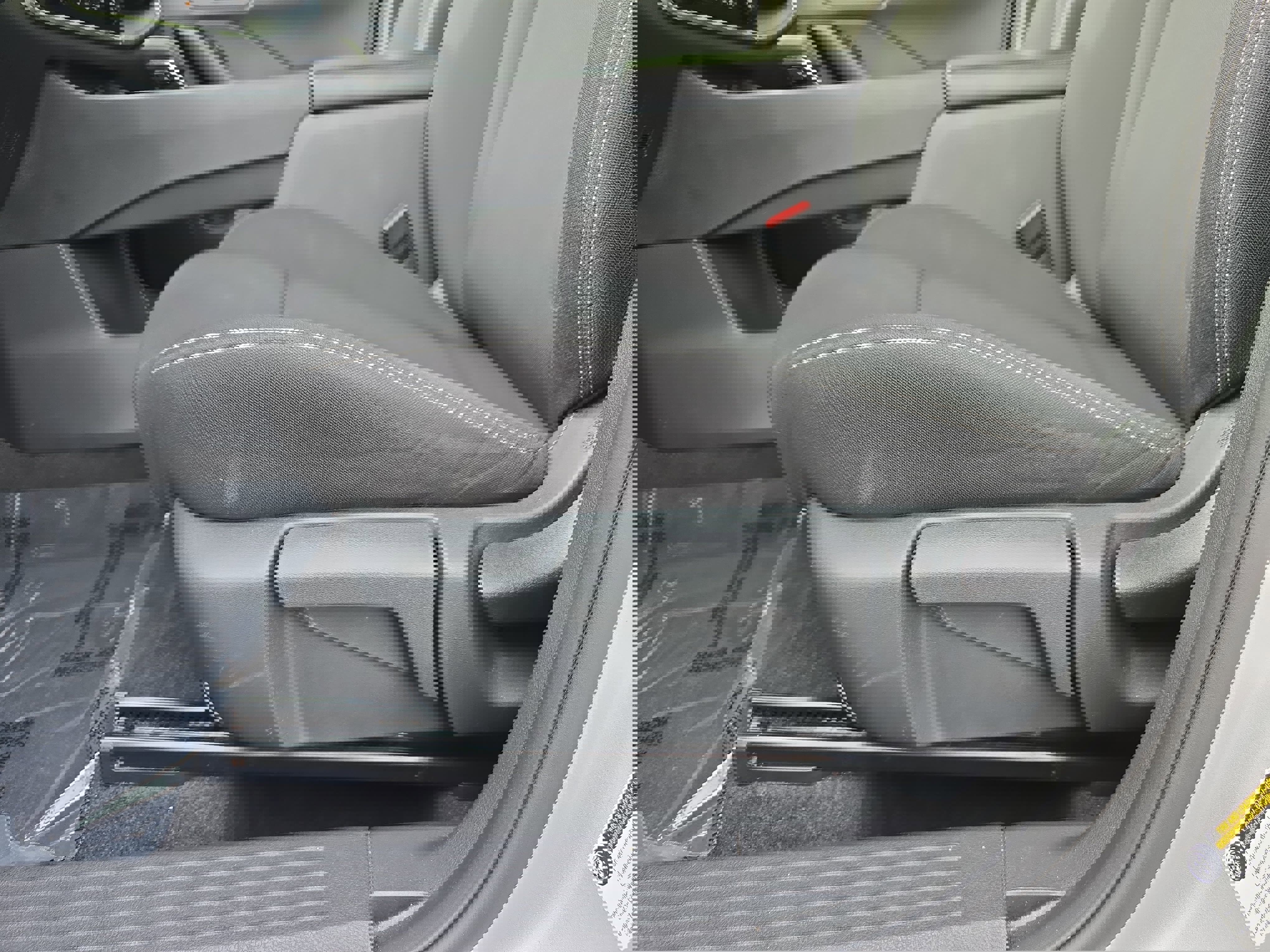 Used 2024 Nissan Rogue S image 30