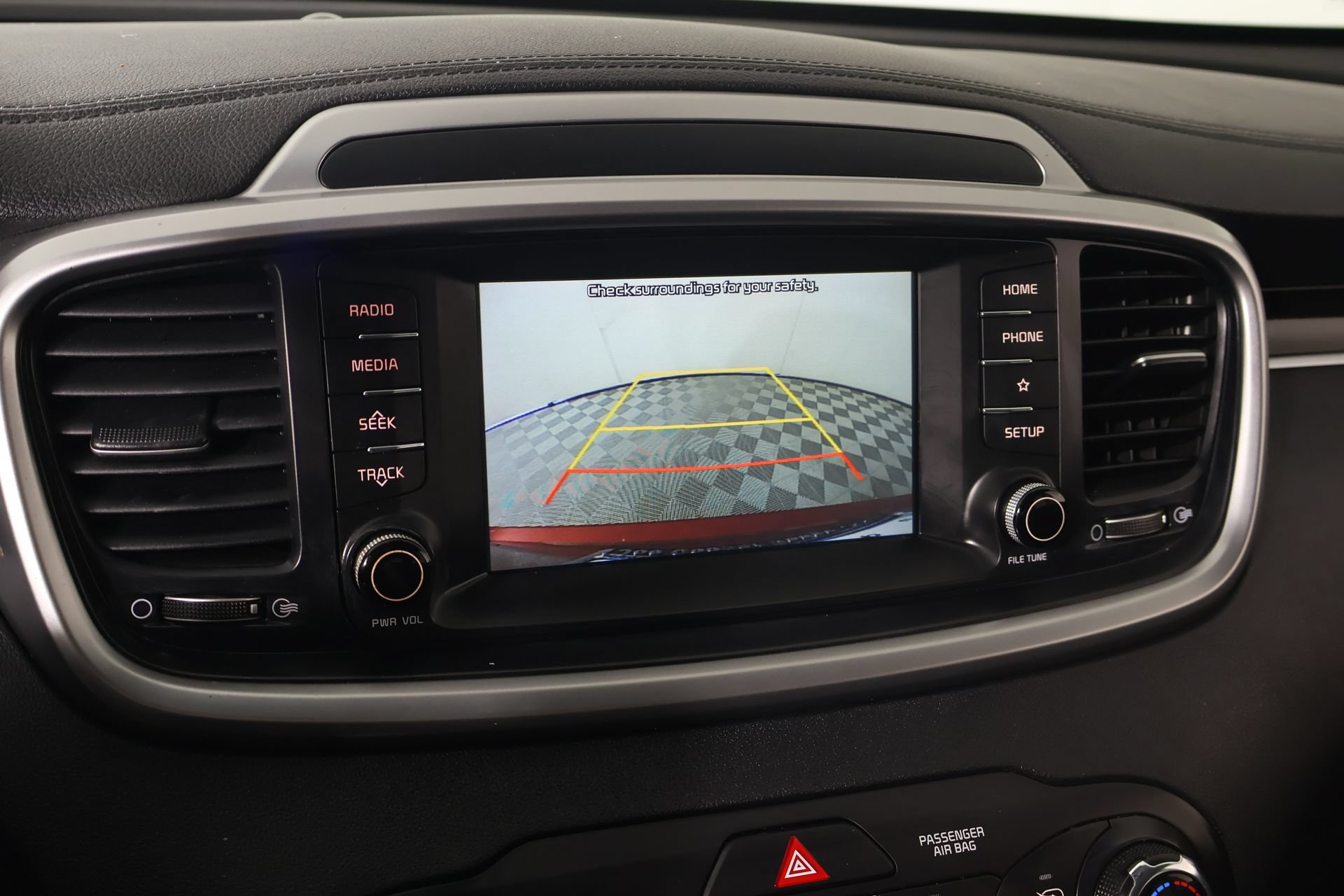 Used 2020 Kia Sorento LX FWD image 6