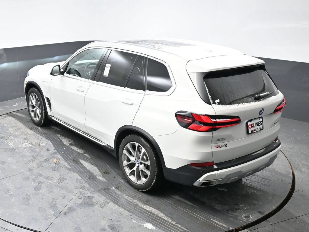 Used 2025 BMW X5 xDrive50e AWD/4WD image 38
