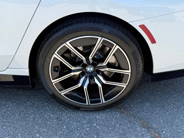 Certified 2023 BMW i7 xDrive60 AWD/4WD image 14