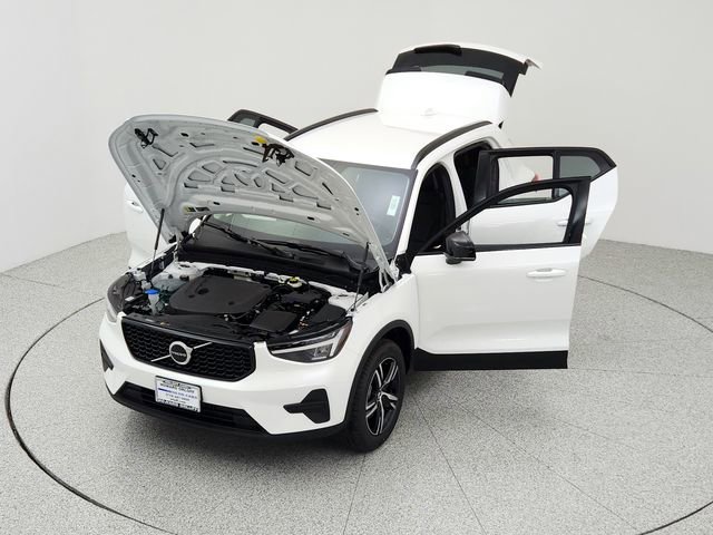 New 2026 Volvo XC40 B5 Core w/ Climate Package image 13