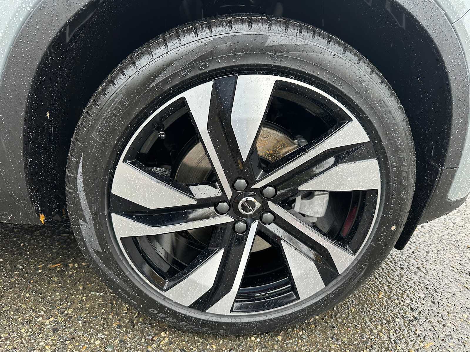 New 2026 Volvo XC40 B5 Ultra w/ Climate Package image 9