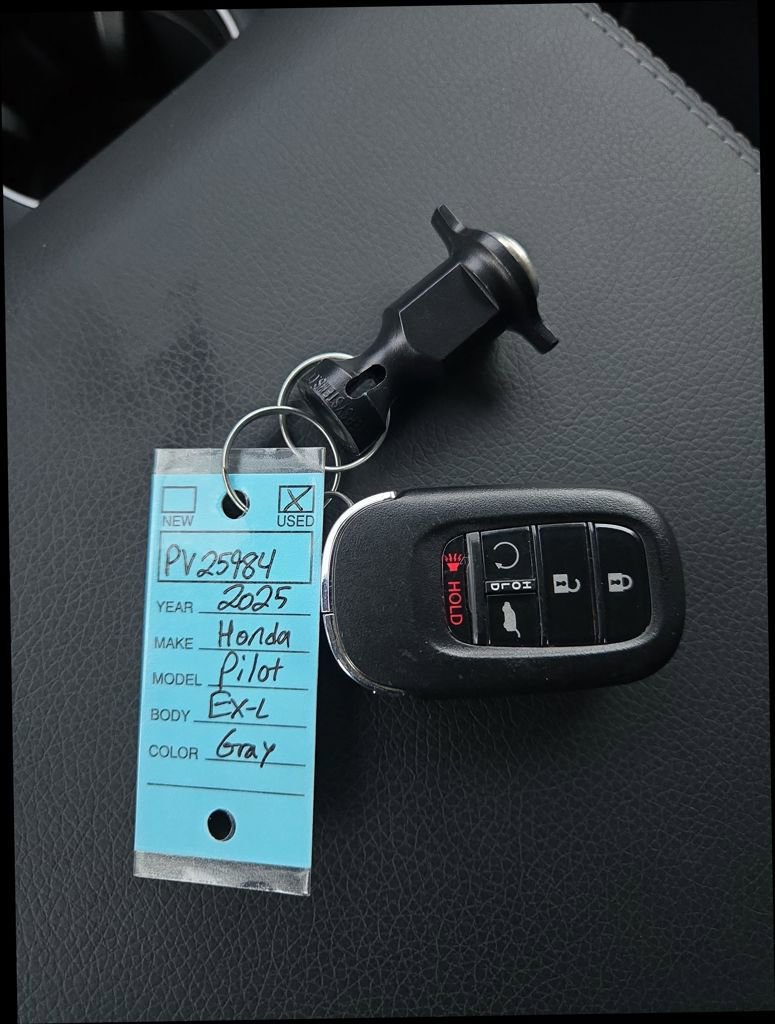 Used 2025 Honda Pilot EX-L image 30