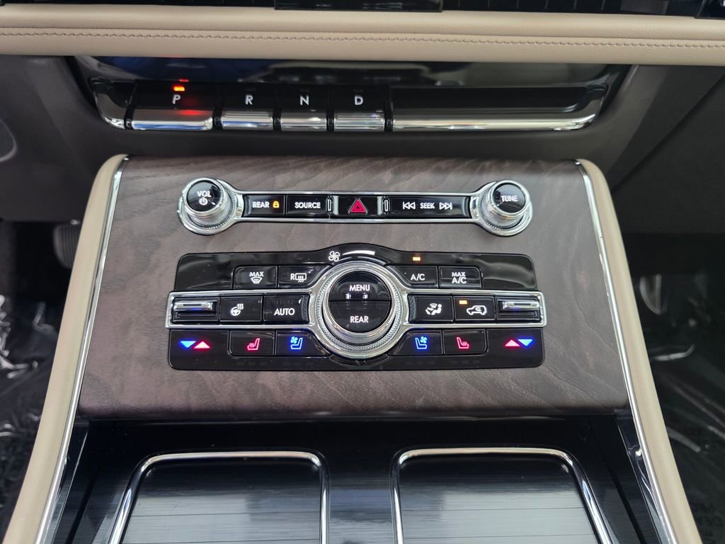 Used 2024 Lincoln Aviator Reserve w/ Equipment Group 201A image 25