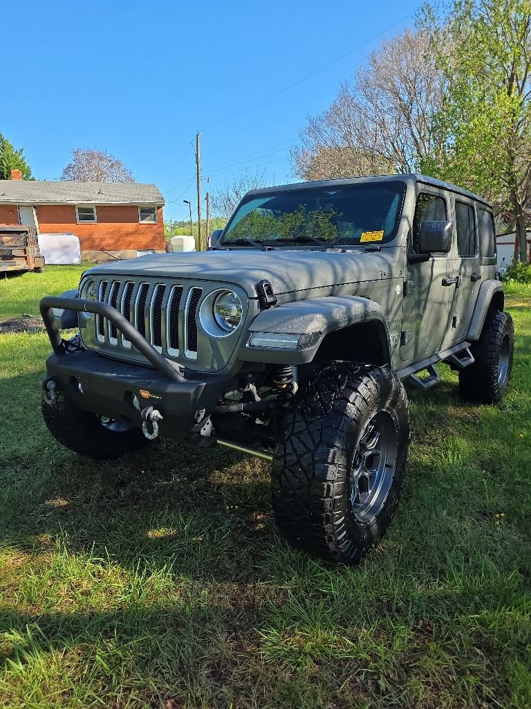 Used 2020 Jeep Wrangler Unlimited Sahara AWD/4WD image 3