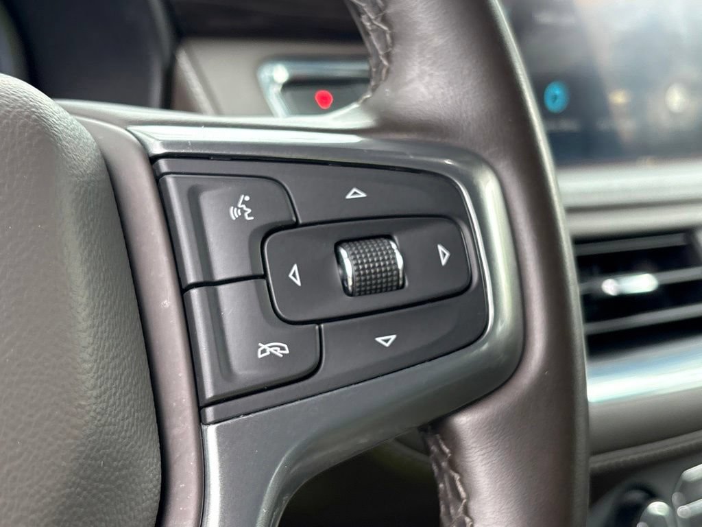 Used 2024 Chevrolet Suburban LT RWD image 15