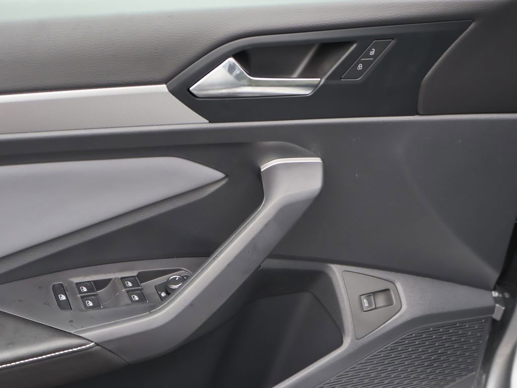 New 2026 Volkswagen Jetta SE image 22