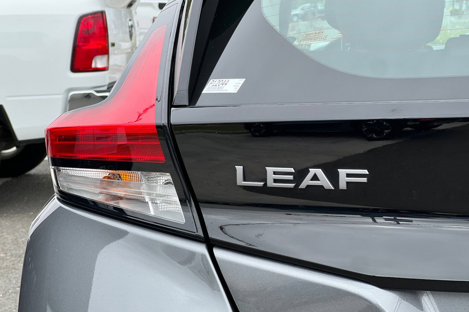 Certified 2025 Nissan Leaf S FWD image 33
