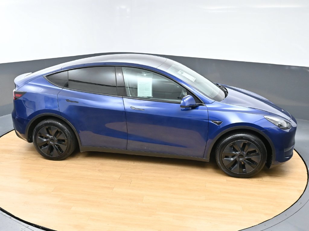 Used 2025 Tesla Model Y Long Range RWD image 49
