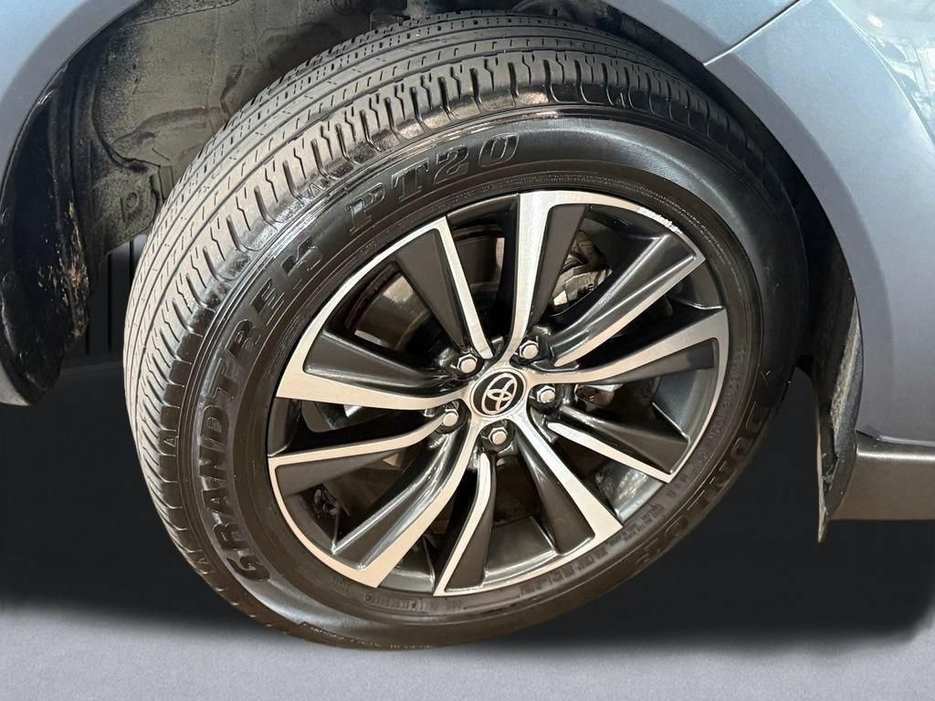 Used 2023 Toyota Venza LE AWD/4WD image 19