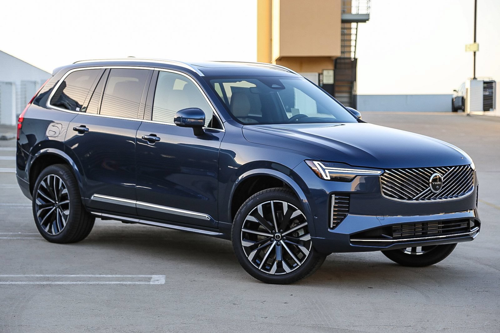New 2026 Volvo XC90 T8 Ultra w/ Protection Package Premier