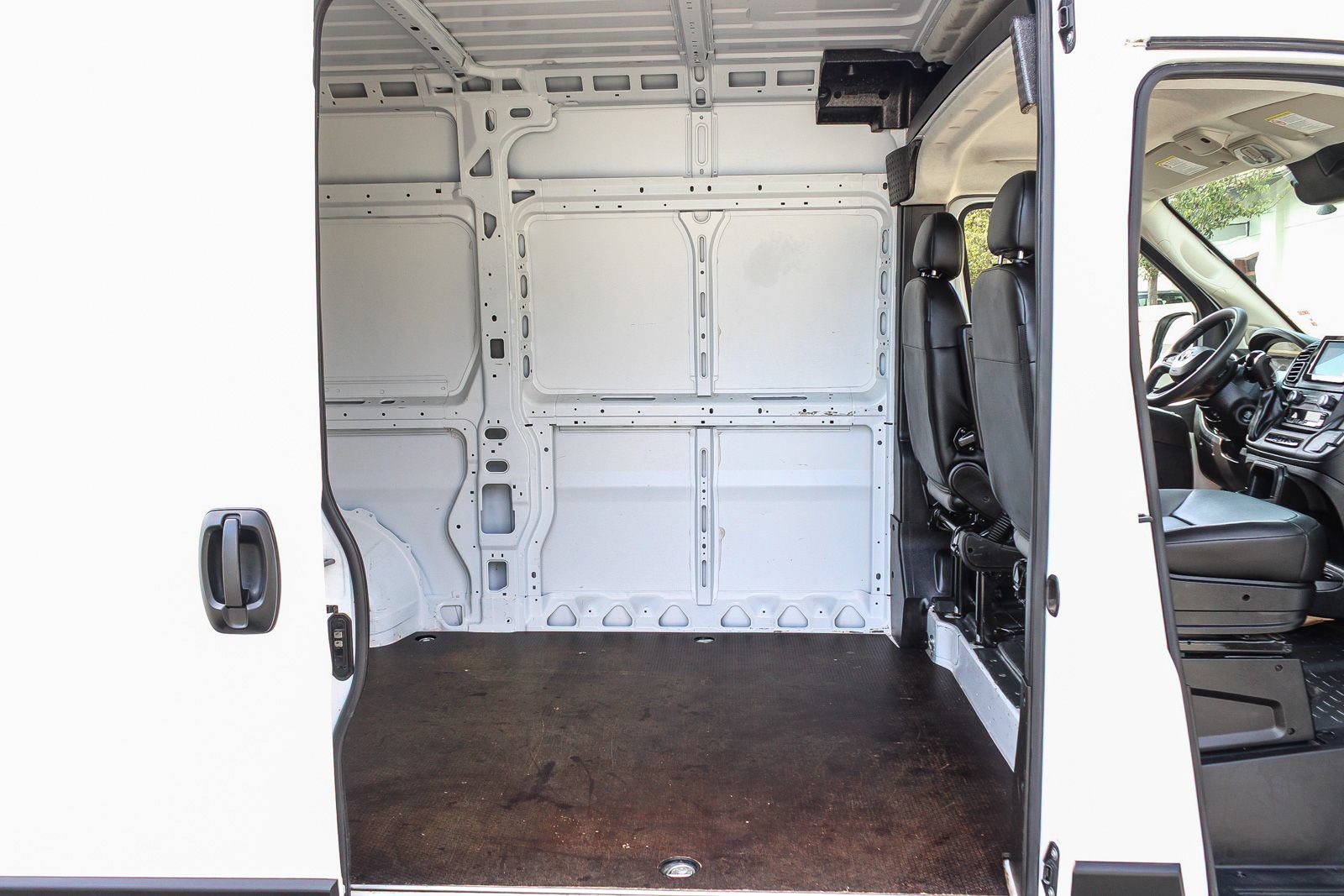 Used 2024 RAM ProMaster 2500 FWD image 26