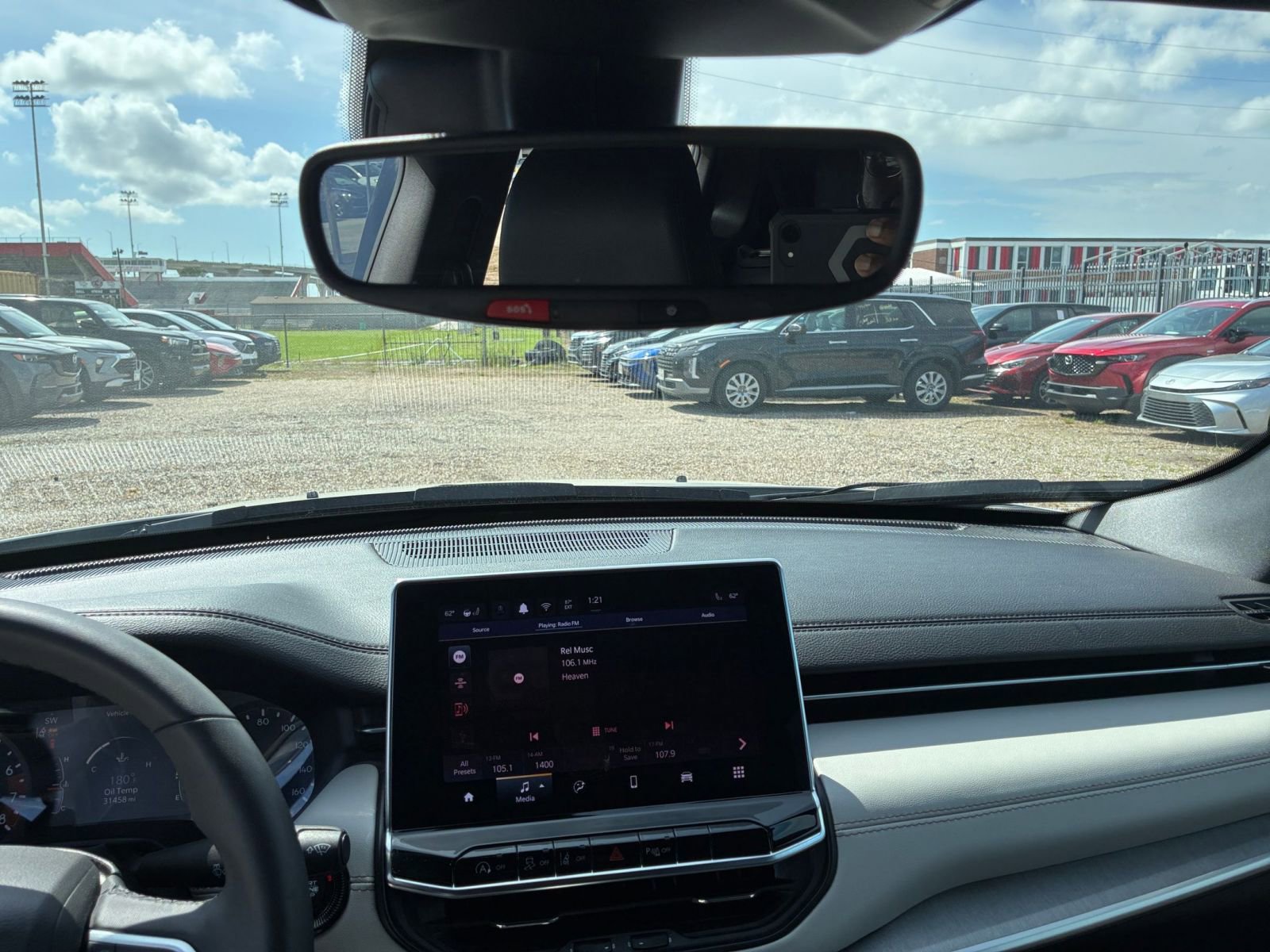 Used 2025 Jeep Compass Limited image 31