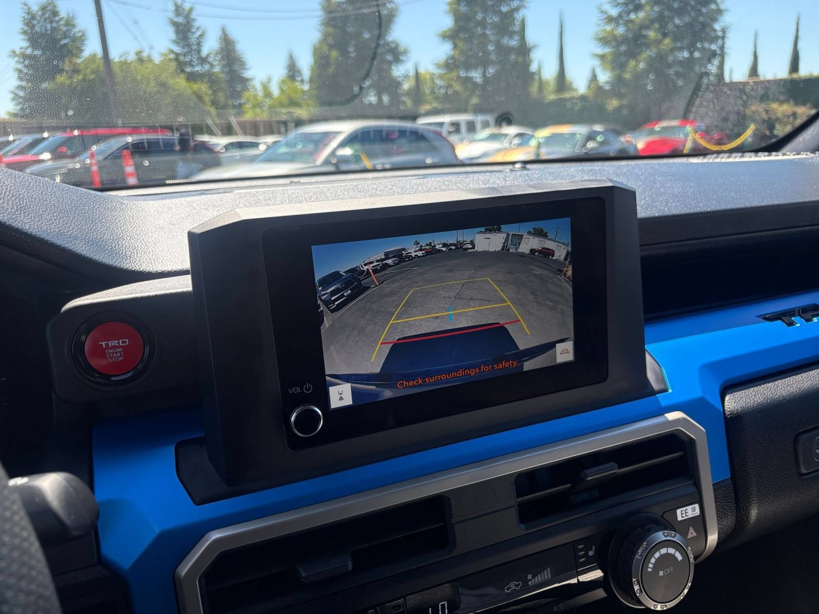 Used 2025 Toyota Tacoma TRD Off-Road AWD/4WD image 24