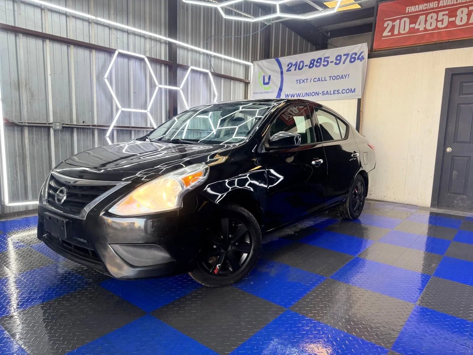 Used 2016 Nissan Versa SV image 12