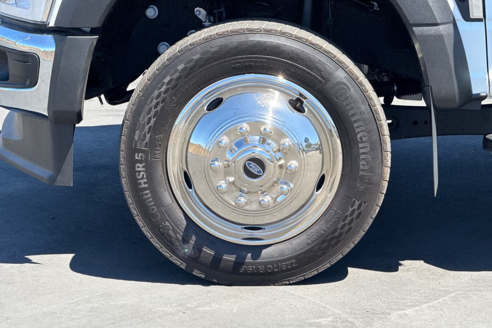 Certified 2024 Ford F550 4x4 Crew Cab Super Duty image 30