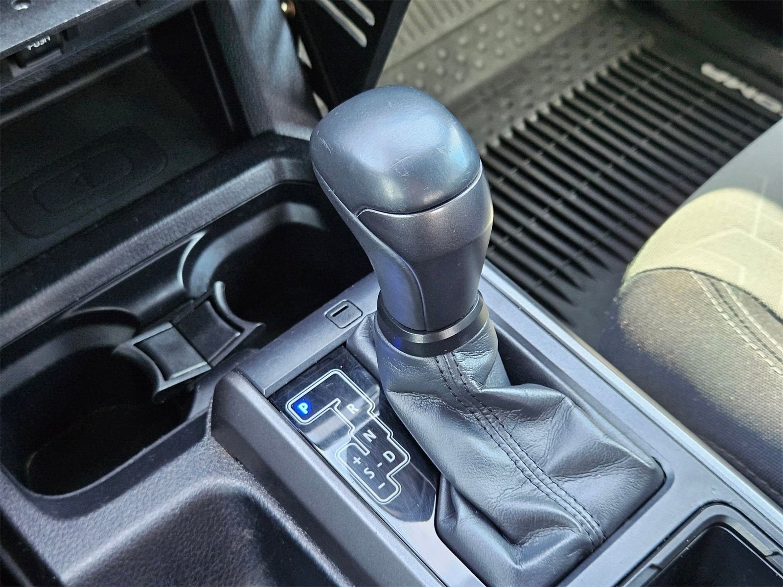 Used 2020 Toyota Tacoma TRD Off-Road w/ Technology Package image 14