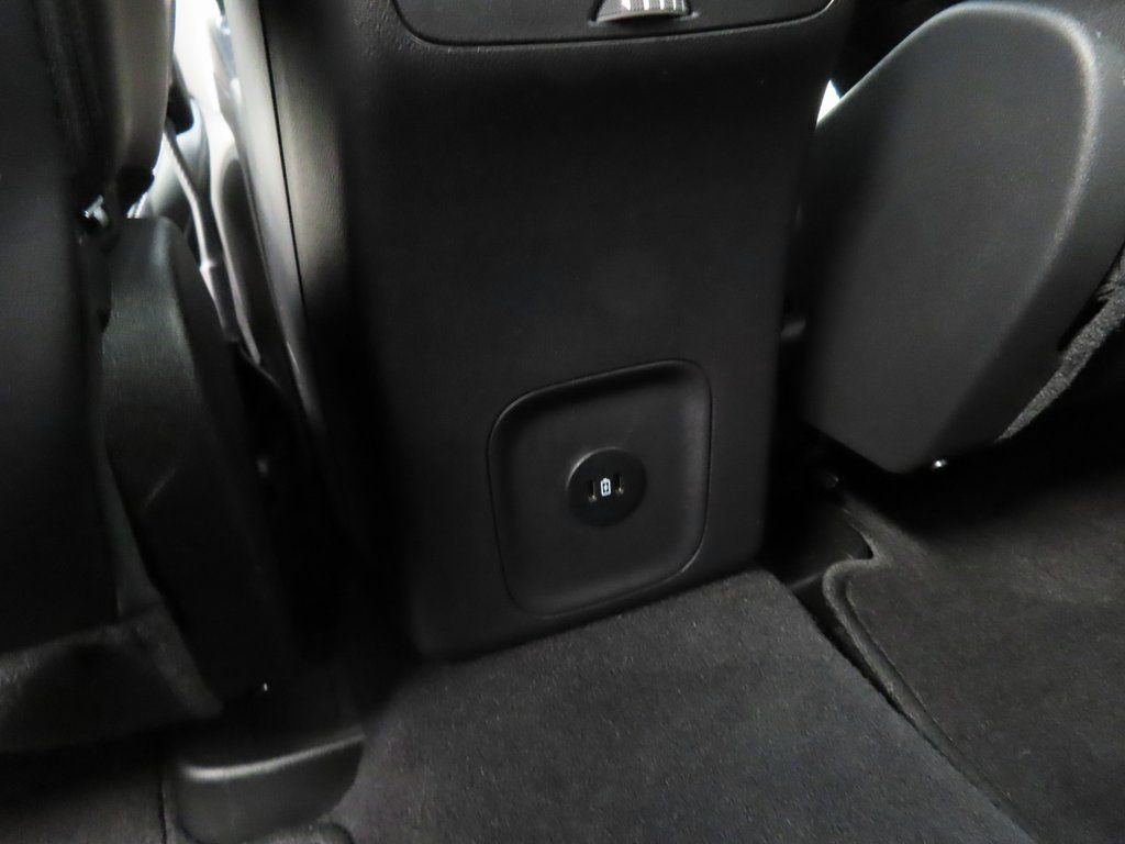 Used 2023 Ford Escape SE image 11