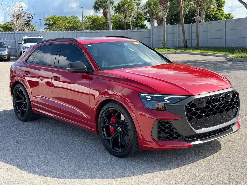 Certified 2025 Audi RS Q8 performance AWD/4WD image 4
