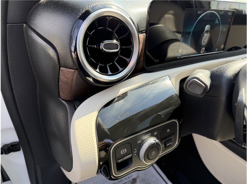 Used 2019 Mercedes-Benz A 220 image 38