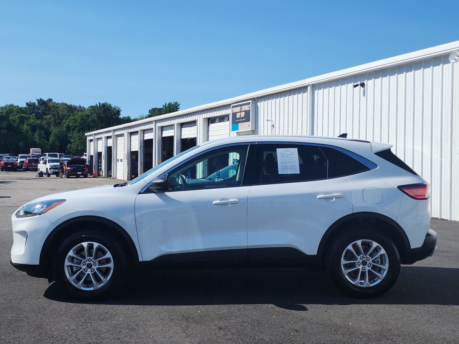 Used 2022 Ford Escape SE AWD/4WD image 2