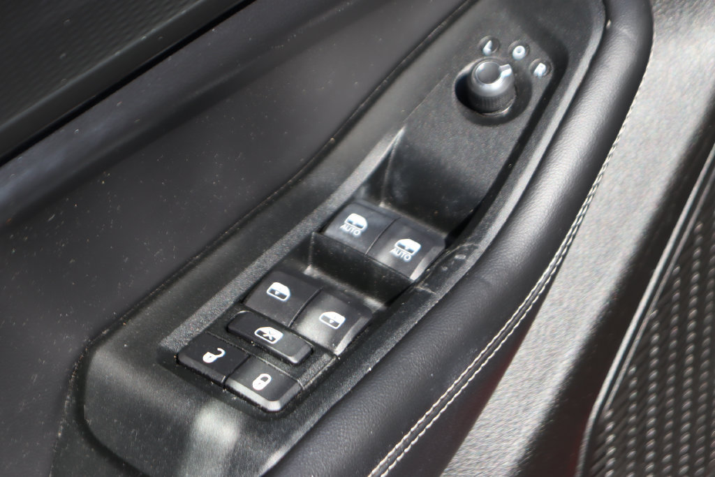 Used 2024 Jeep Grand Cherokee Altitude RWD image 16